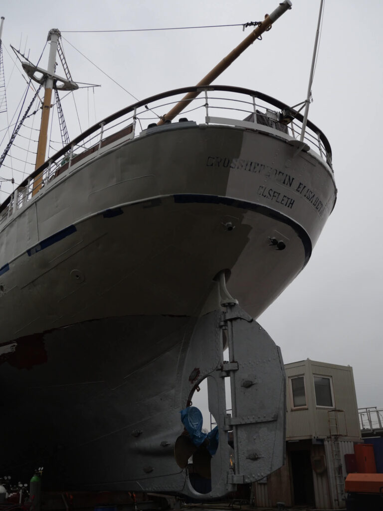 Foto Heck der Großherzogin-Elisabeth im Dock.