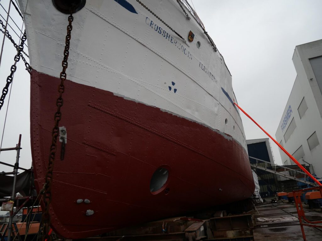 Foto Fronansicht der Großherzogin-Elisabeth im Trockendock von Volker Schwolow.